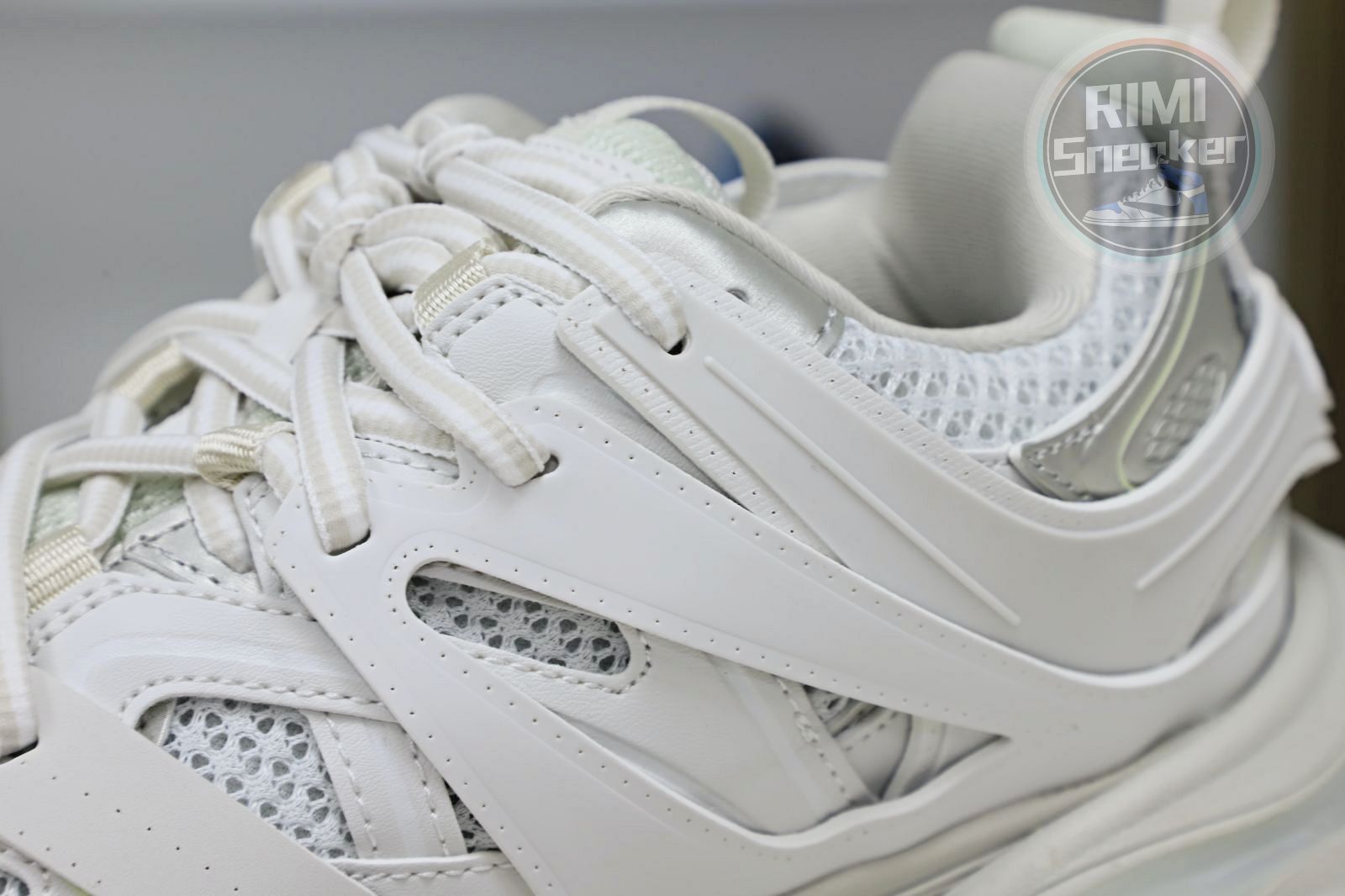 Balenciaga all sizes still in stock! Please contact customer service on iMessage/WhatsApp to purchase! BLGA  Track（LED）