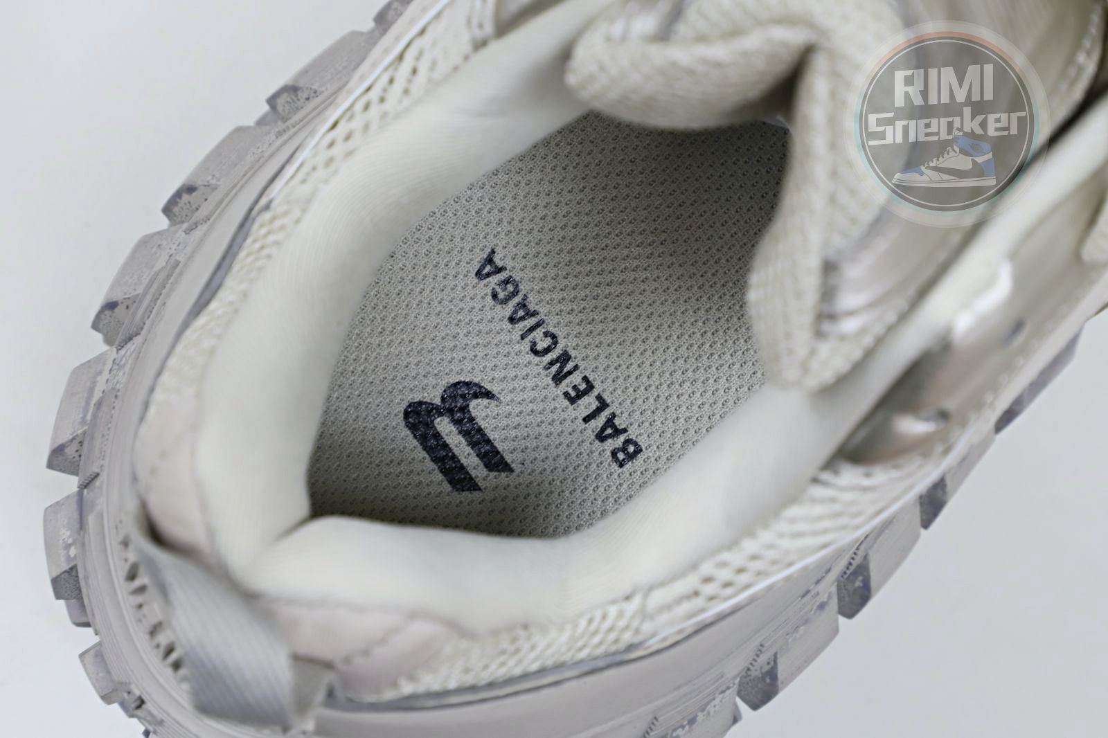 Balenciaga all sizes still in stock! Please contact customer service on iMessage/WhatsApp to purchase! BLGA  Defender