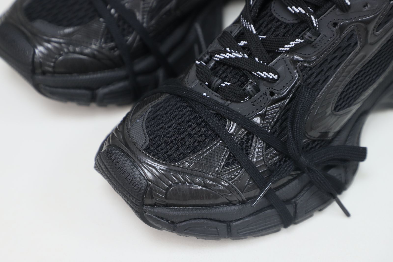 Balenciaga all sizes still in stock! Please contact customer service on iMessage/WhatsApp to purchase! BLGA  3XL