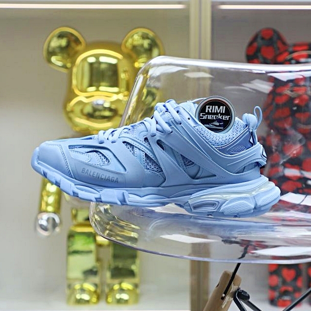Balenciaga all sizes still in stock! Please contact customer service on iMessage/WhatsApp to purchase! BLGA  Track（LED）