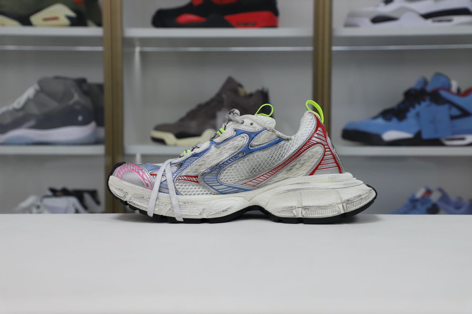 Balenciaga all sizes still in stock! Please contact customer service on iMessage/WhatsApp to purchase! BLGA  3XL