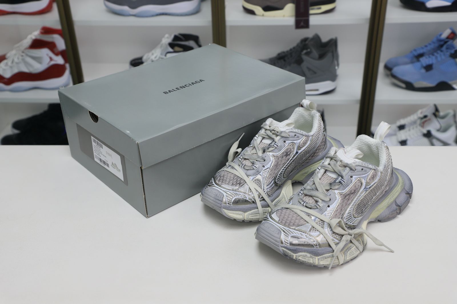 Balenciaga all sizes still in stock! Please contact customer service on iMessage/WhatsApp to purchase! BLGA  3XL