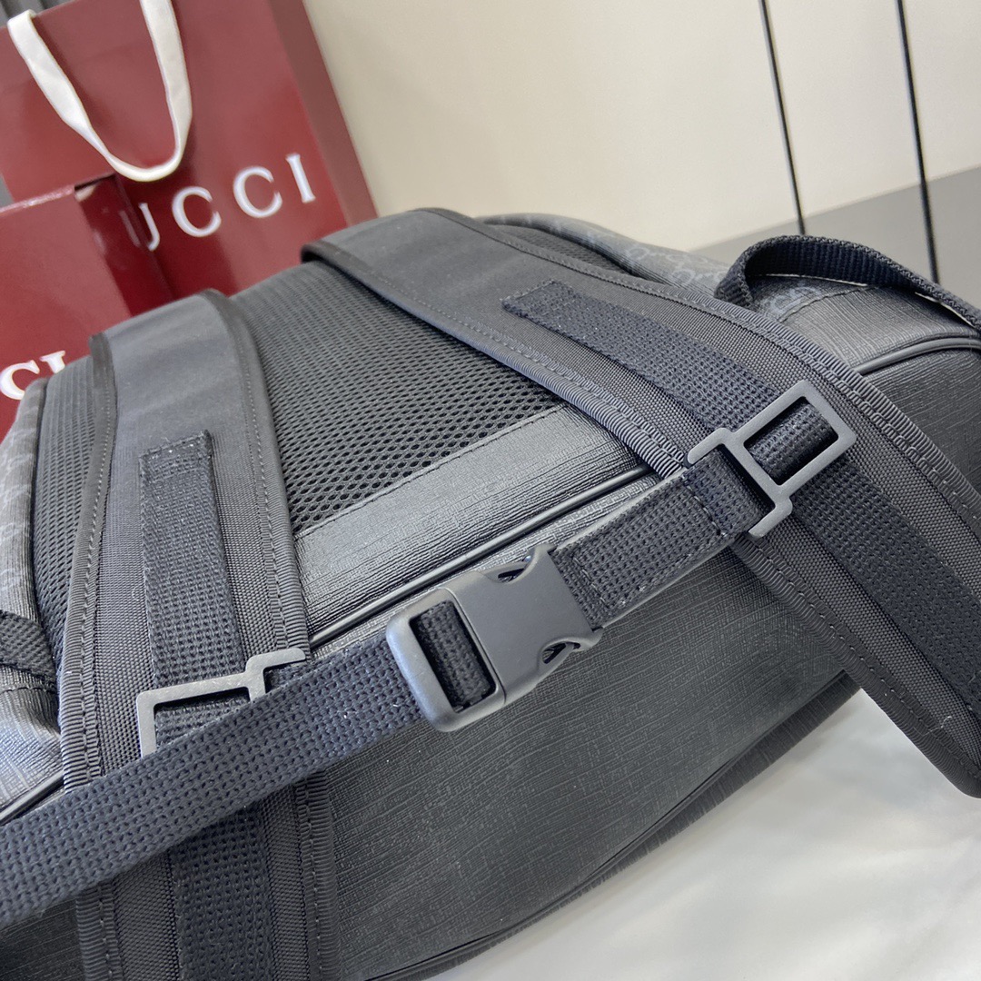 G*u*i backpack model: 495563. size: 34*42*16cm