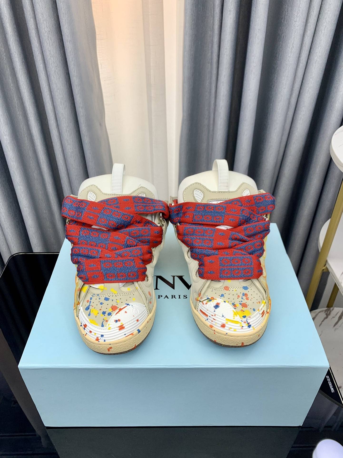 LA*N Sneaker