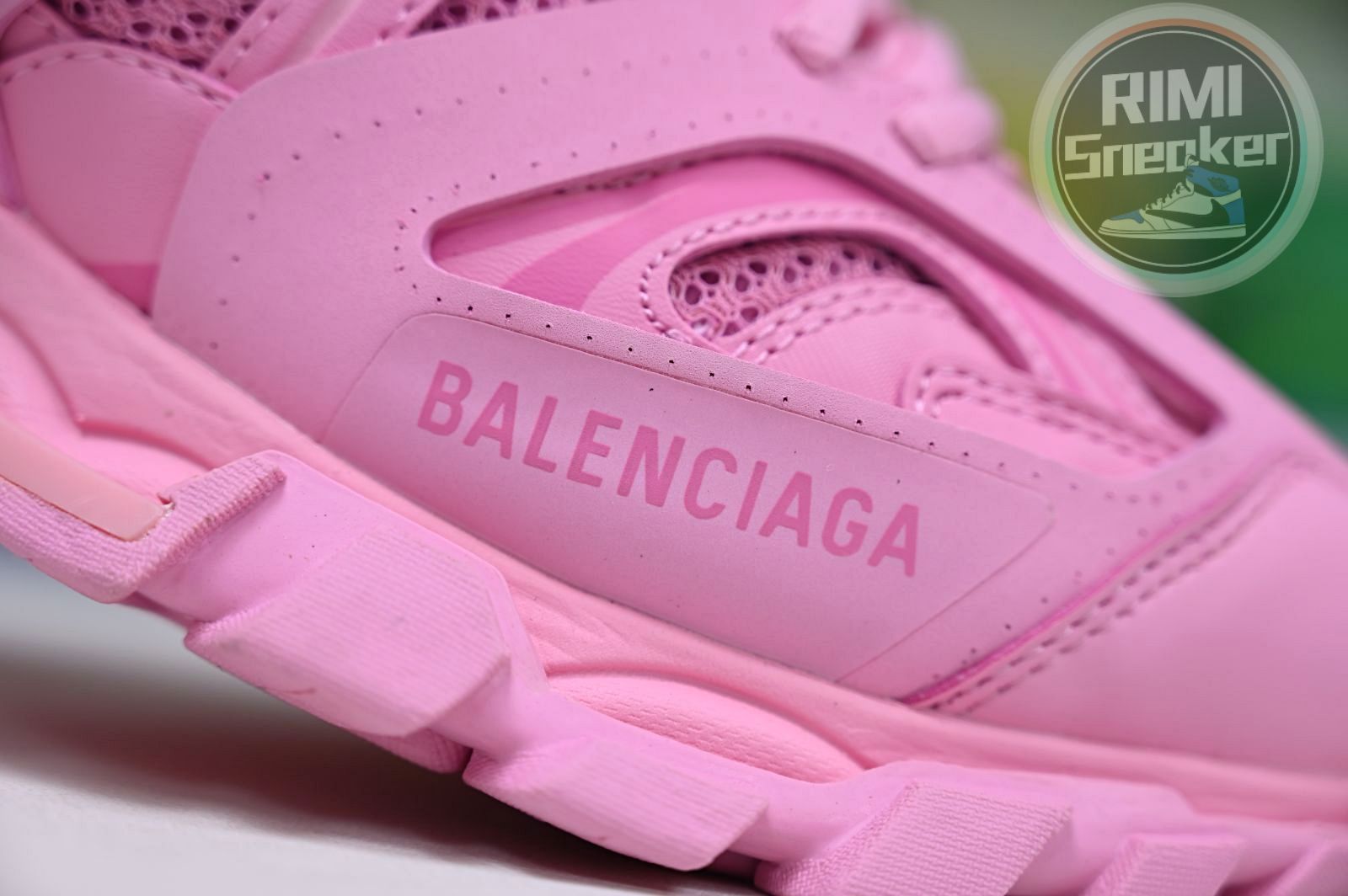 Balenciaga all sizes still in stock! Please contact customer service on iMessage/WhatsApp to purchase! BLGA  Track（LED）