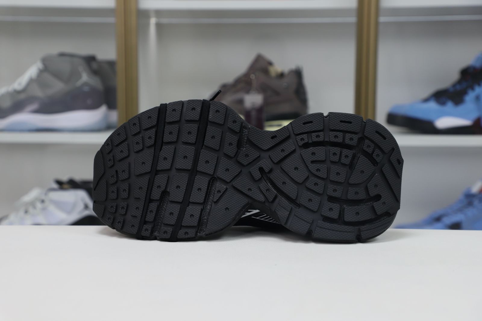 Balenciaga all sizes still in stock! Please contact customer service on iMessage/WhatsApp to purchase!  BLGA  3XL