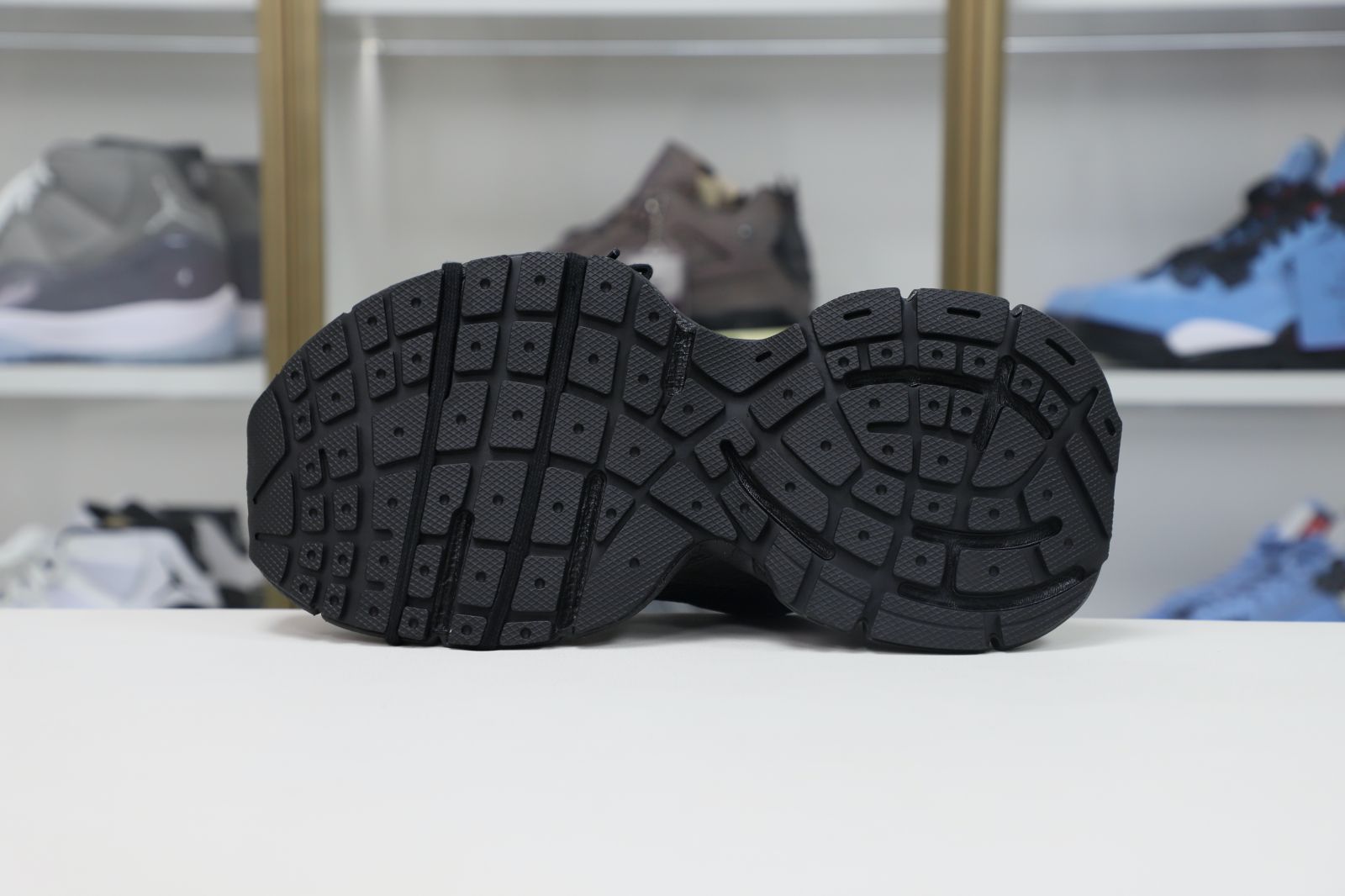 Balenciaga all sizes still in stock! Please contact customer service on iMessage/WhatsApp to purchase! BLGA  3XL