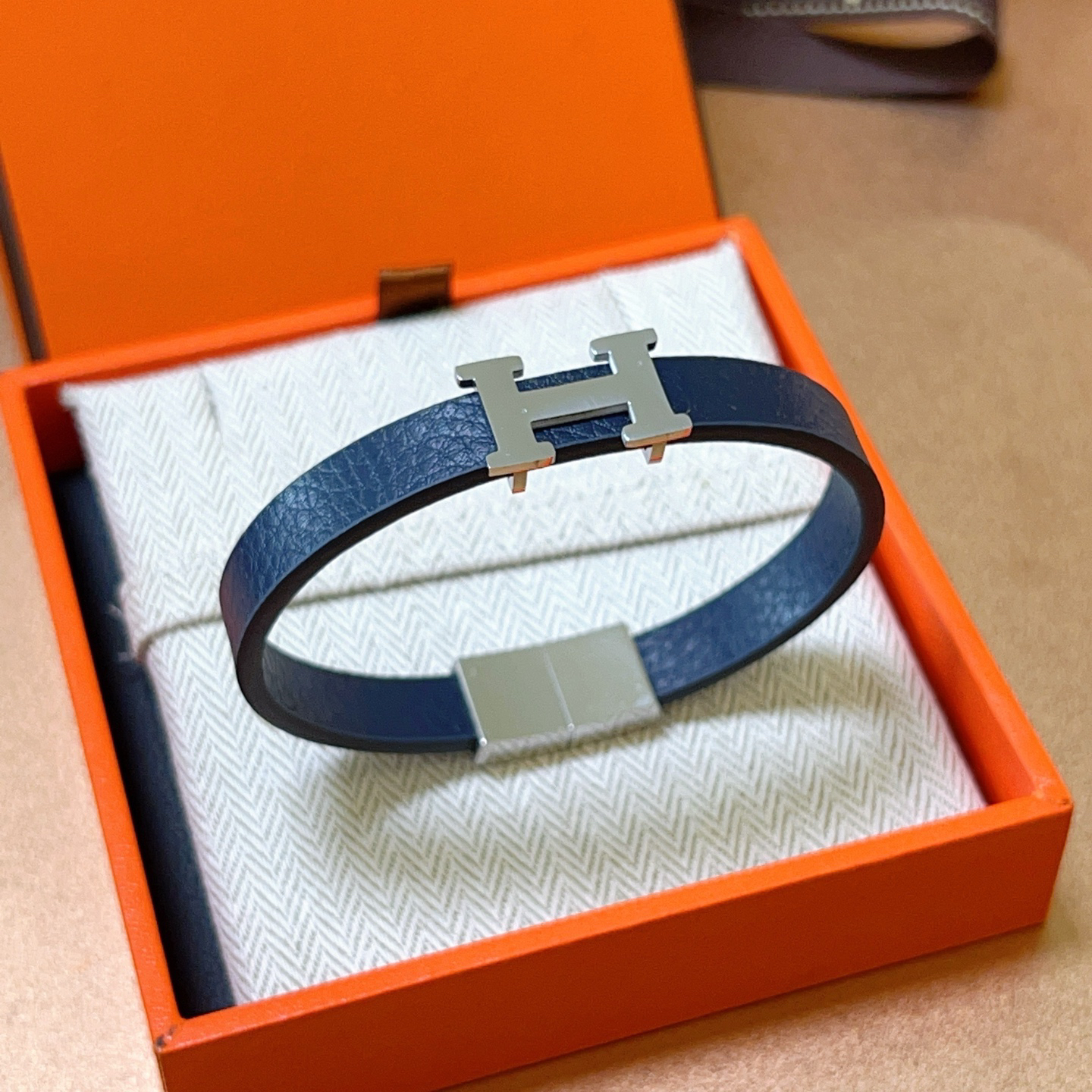 Hermès leather strap pure handmade leather material series 18k gold bracelet