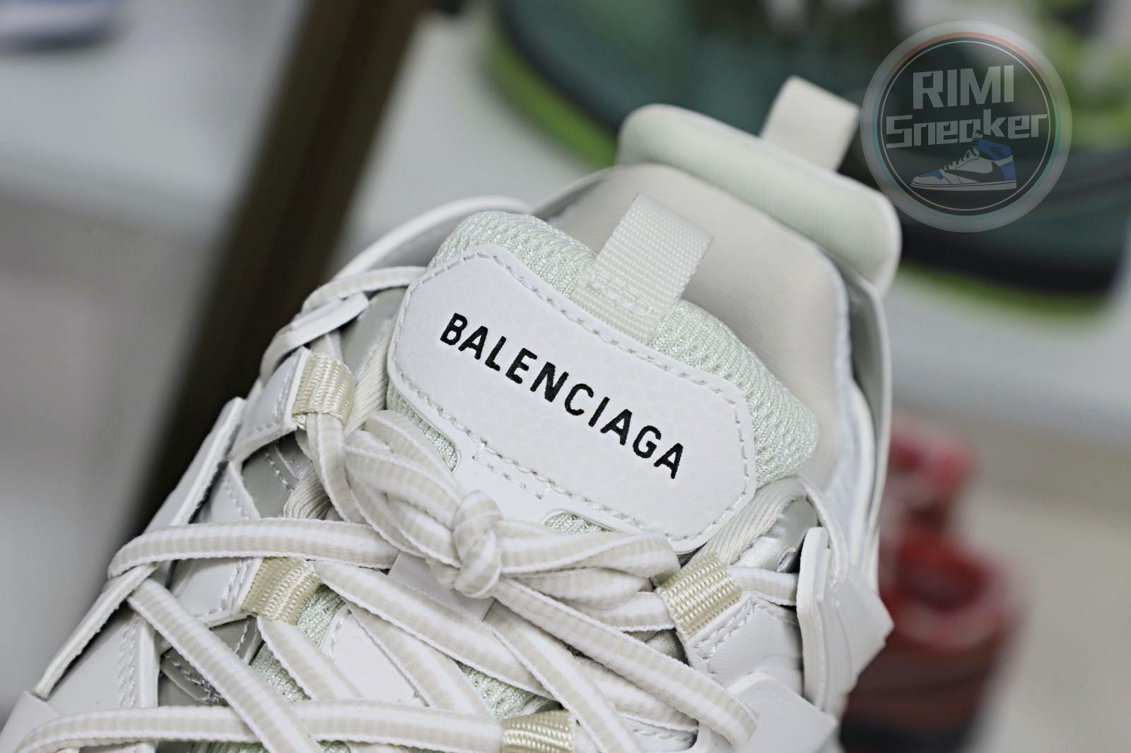 Balenciaga all sizes still in stock! Please contact customer service on iMessage/WhatsApp to purchase! BLGA  Track（LED）