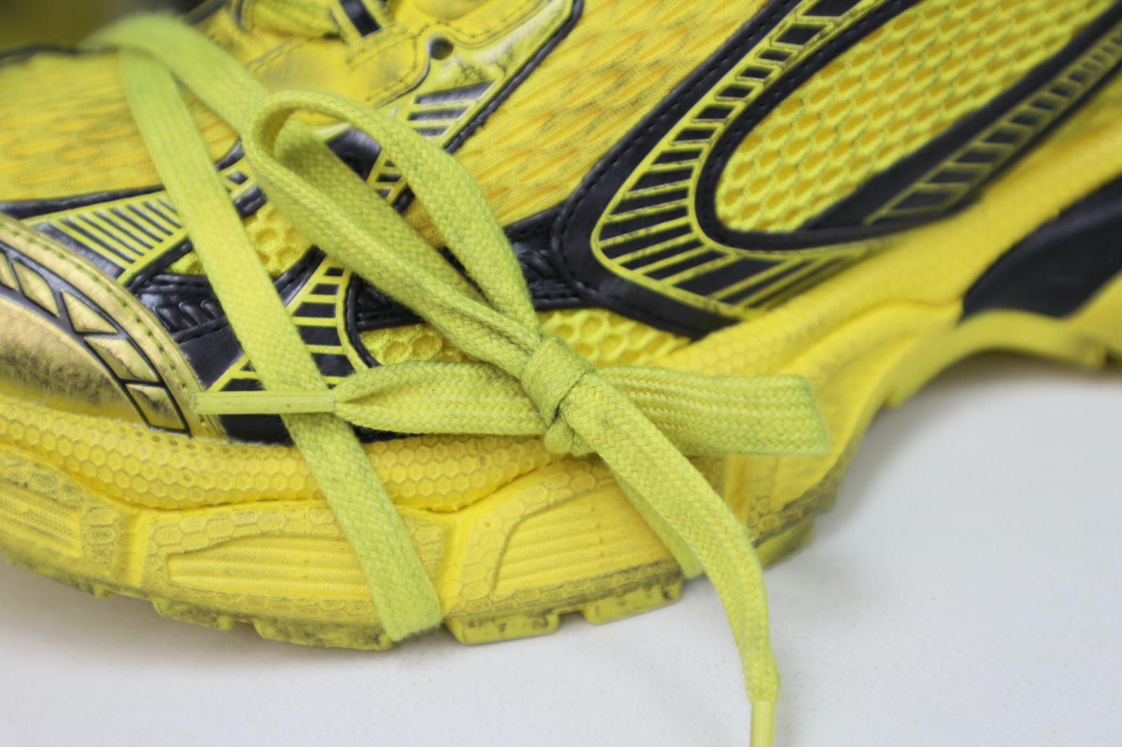 Balenciaga all sizes still in stock! Please contact customer service on iMessage/WhatsApp to purchase! BLGA  3XL