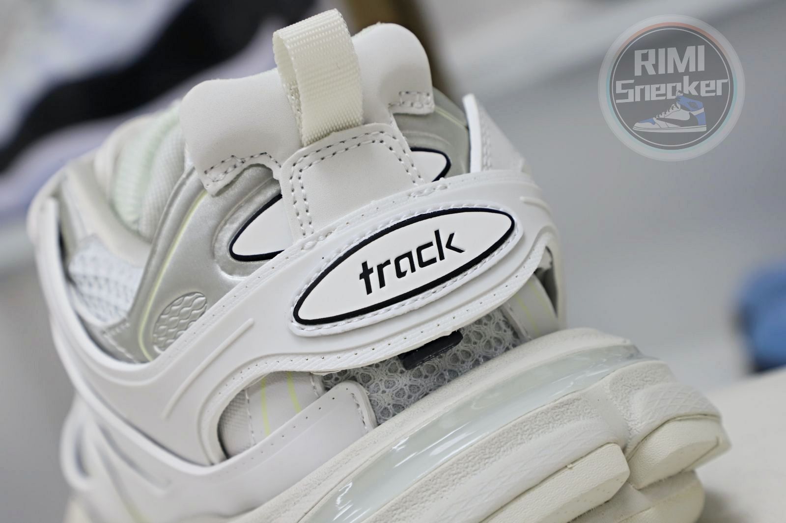 Balenciaga all sizes still in stock! Please contact customer service on iMessage/WhatsApp to purchase! BLGA  Track（LED）