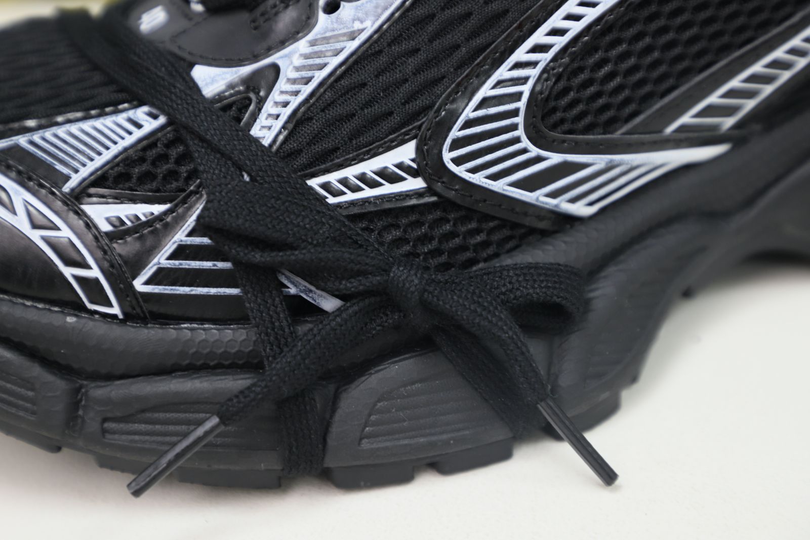 Balenciaga all sizes still in stock! Please contact customer service on iMessage/WhatsApp to purchase!  BLGA  3XL