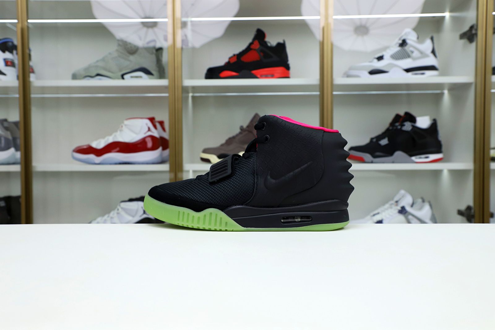 Nike Air Ye*zy 2 solar red