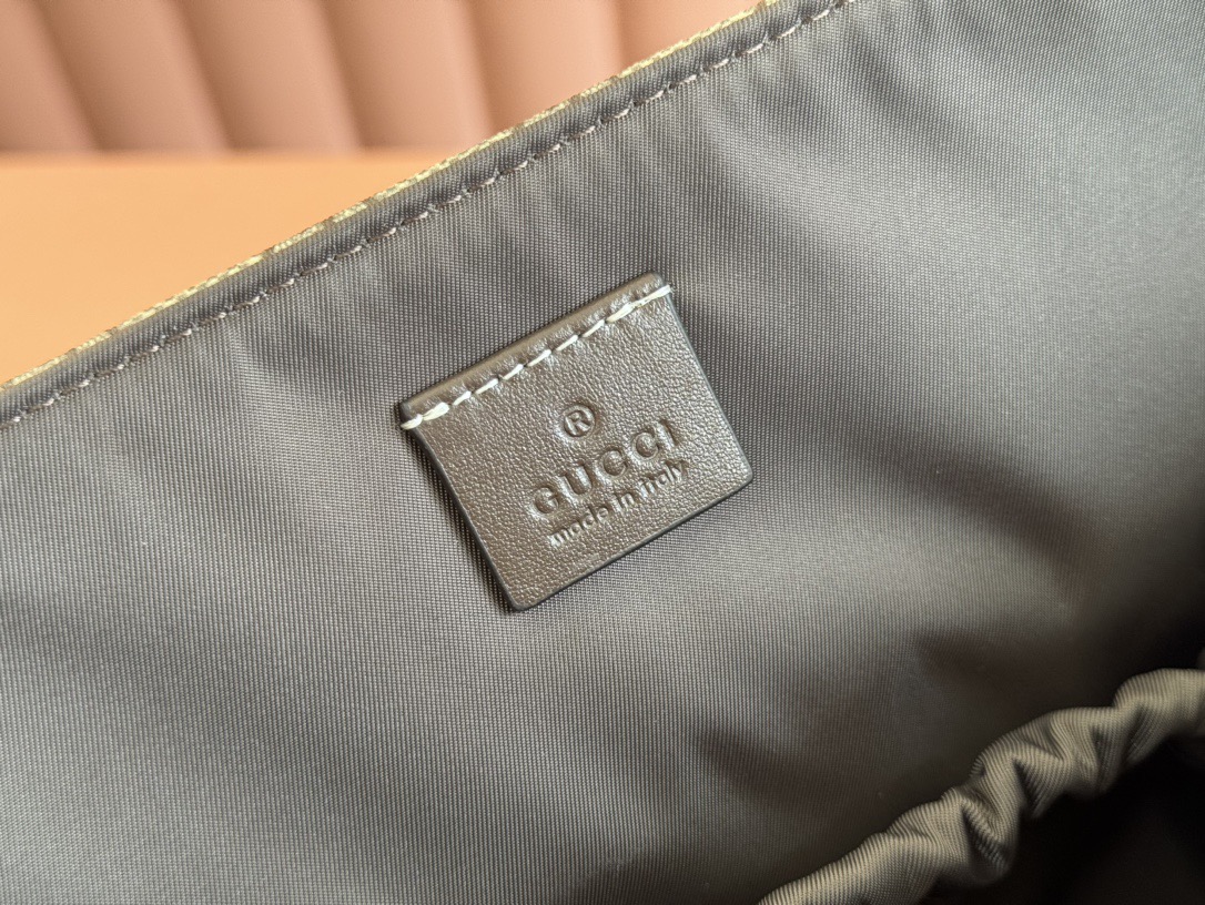 G*u*i unisex! hot selling classic diaper bag sureme model: 211131 size: 44x28x14cm