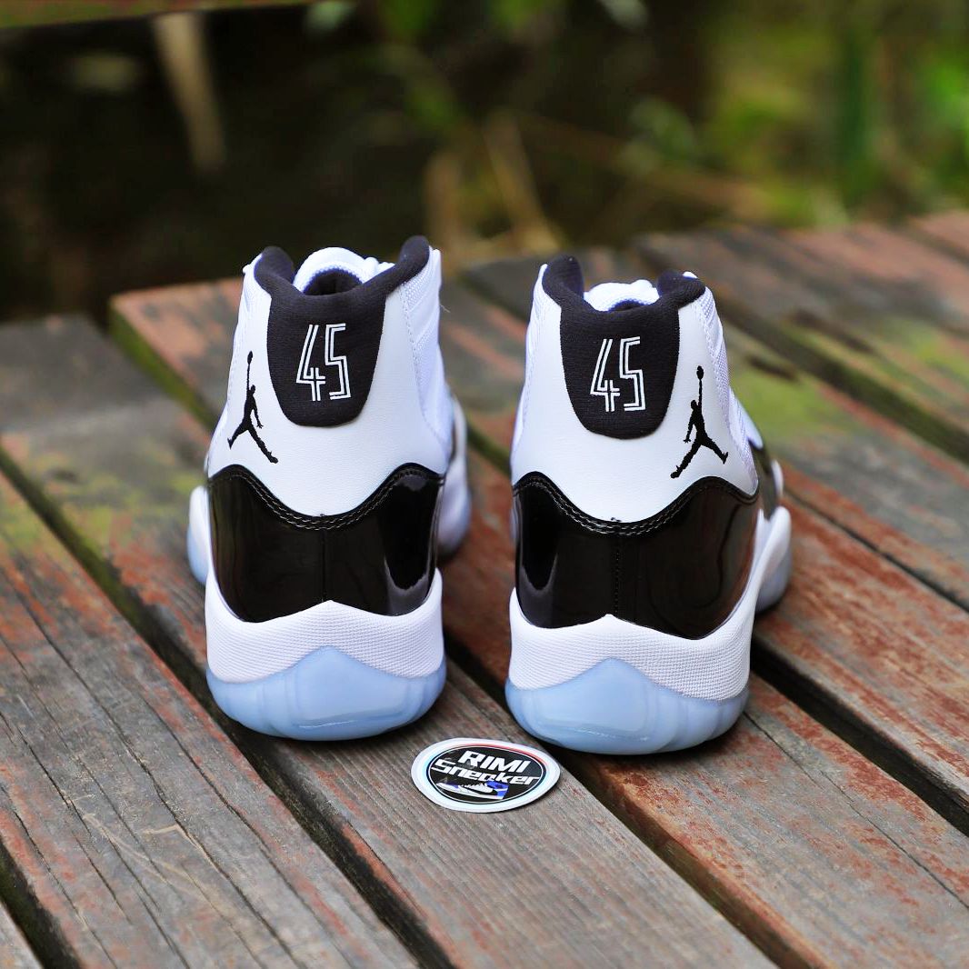AIR JORDAN 11 RETRO