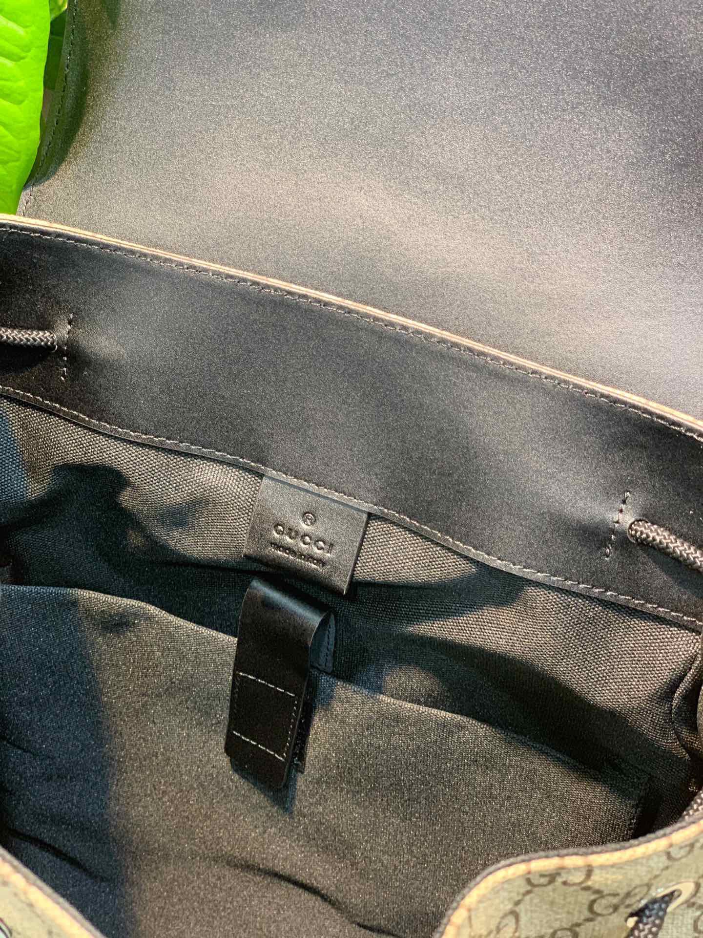 G*u*i backpack model:495563