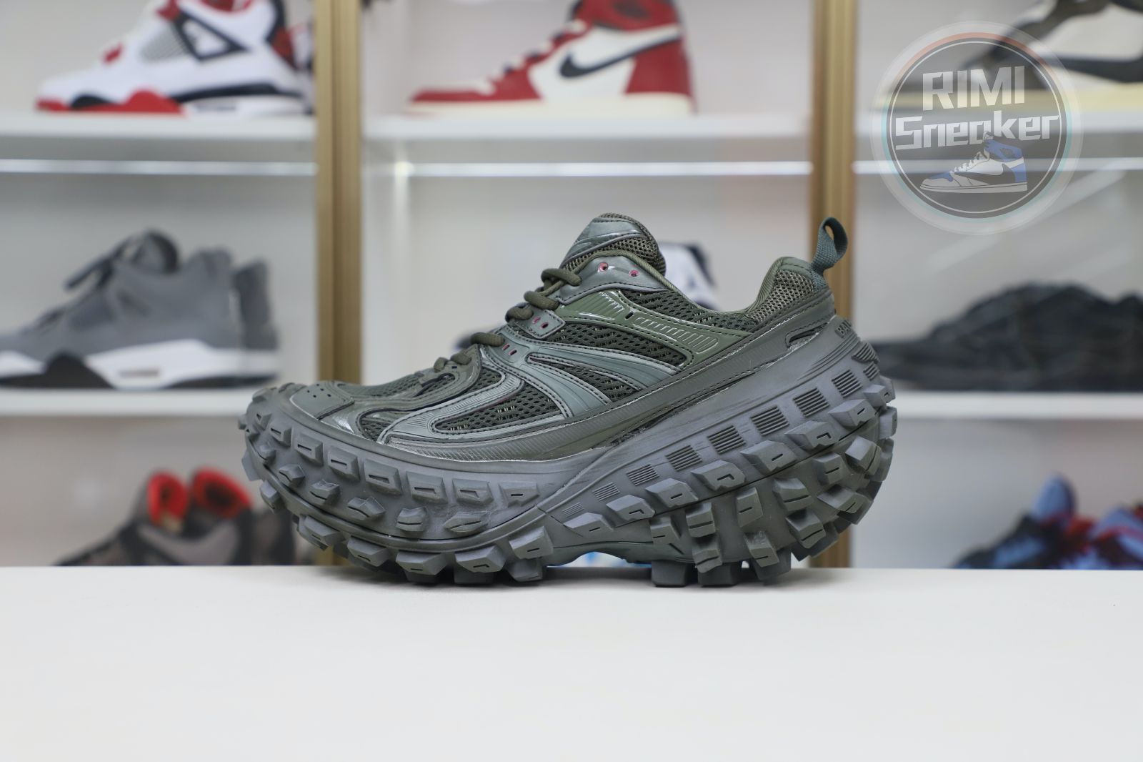 Balenciaga all sizes still in stock! Please contact customer service on iMessage/WhatsApp to purchase! BLGA  Defender