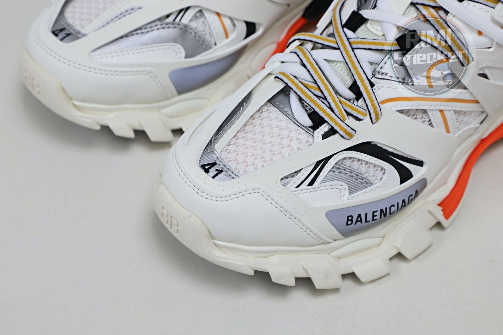 Balenciaga all sizes still in stock! Please contact customer service on iMessage/WhatsApp to purchase! BLGA  Track（LED）