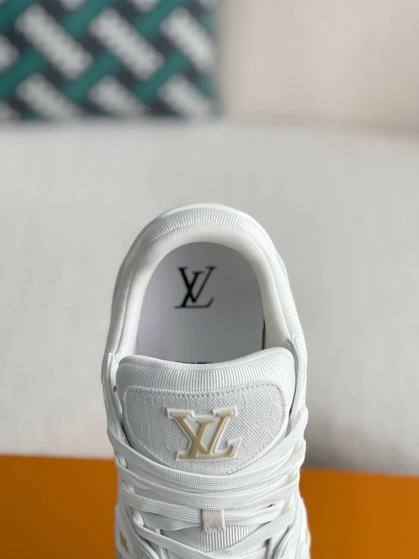L*V TRAINER SNEAKERS