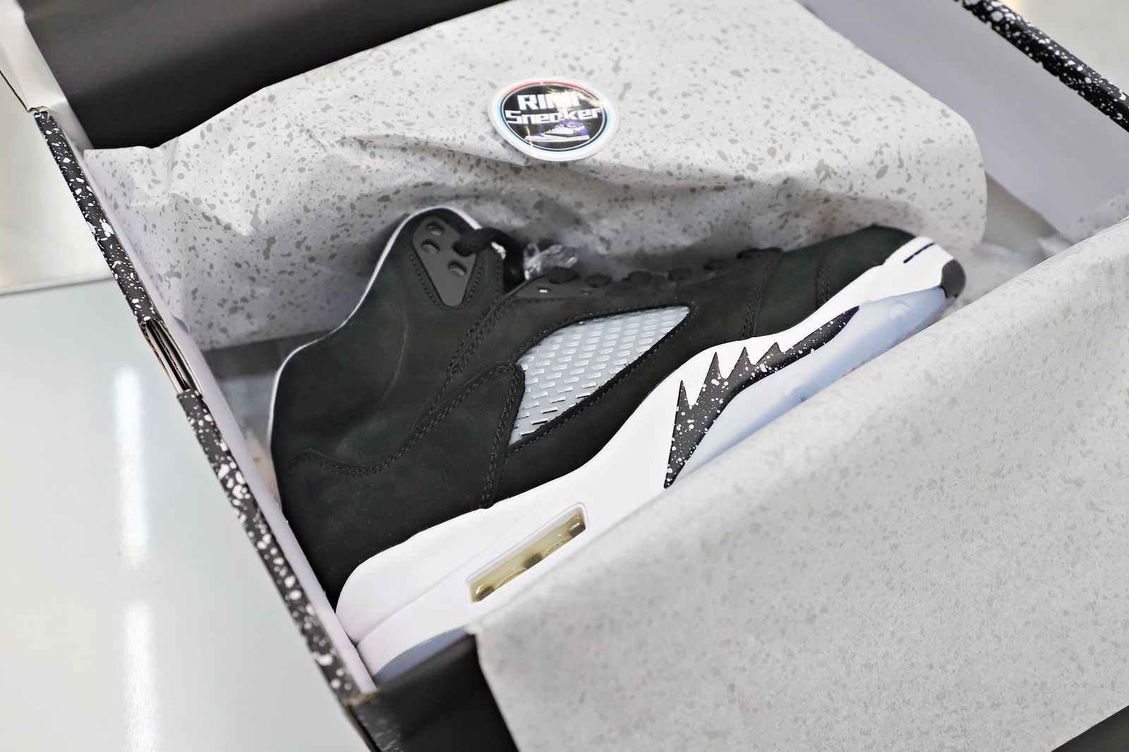AIR JORDAN 5 RETRO