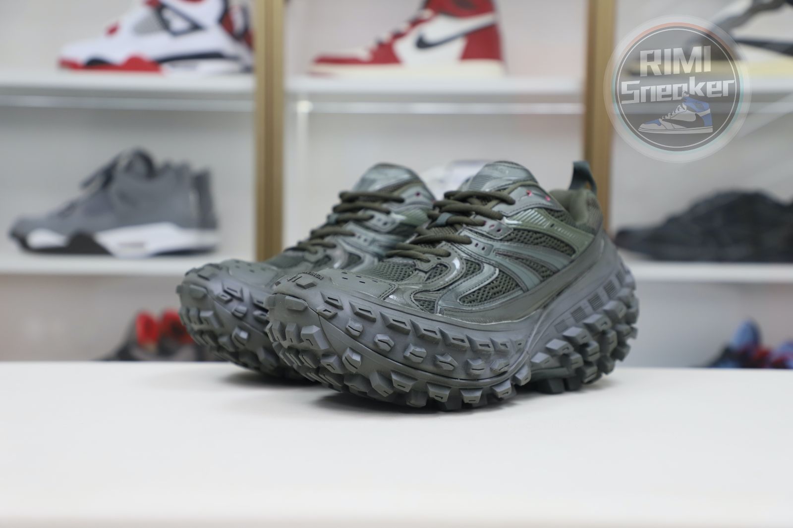 Balenciaga all sizes still in stock! Please contact customer service on iMessage/WhatsApp to purchase! BLGA  Defender