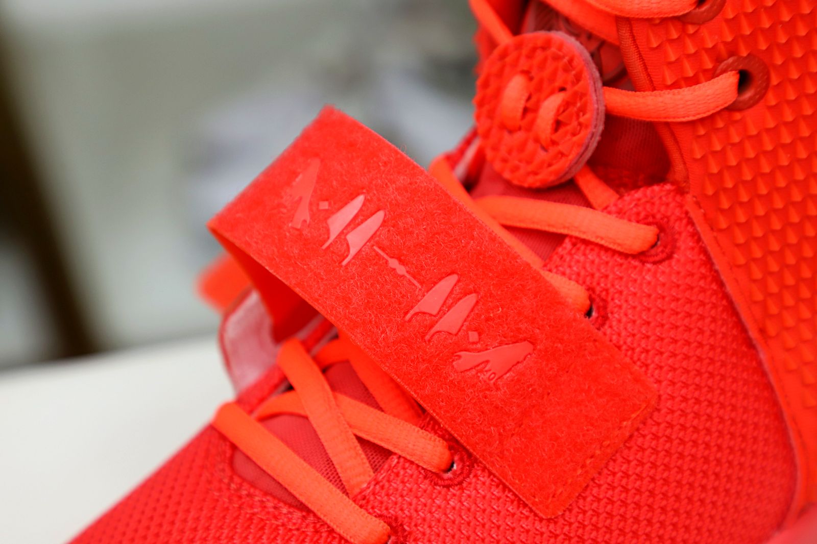 Nike Air Ye*zy 2 red october