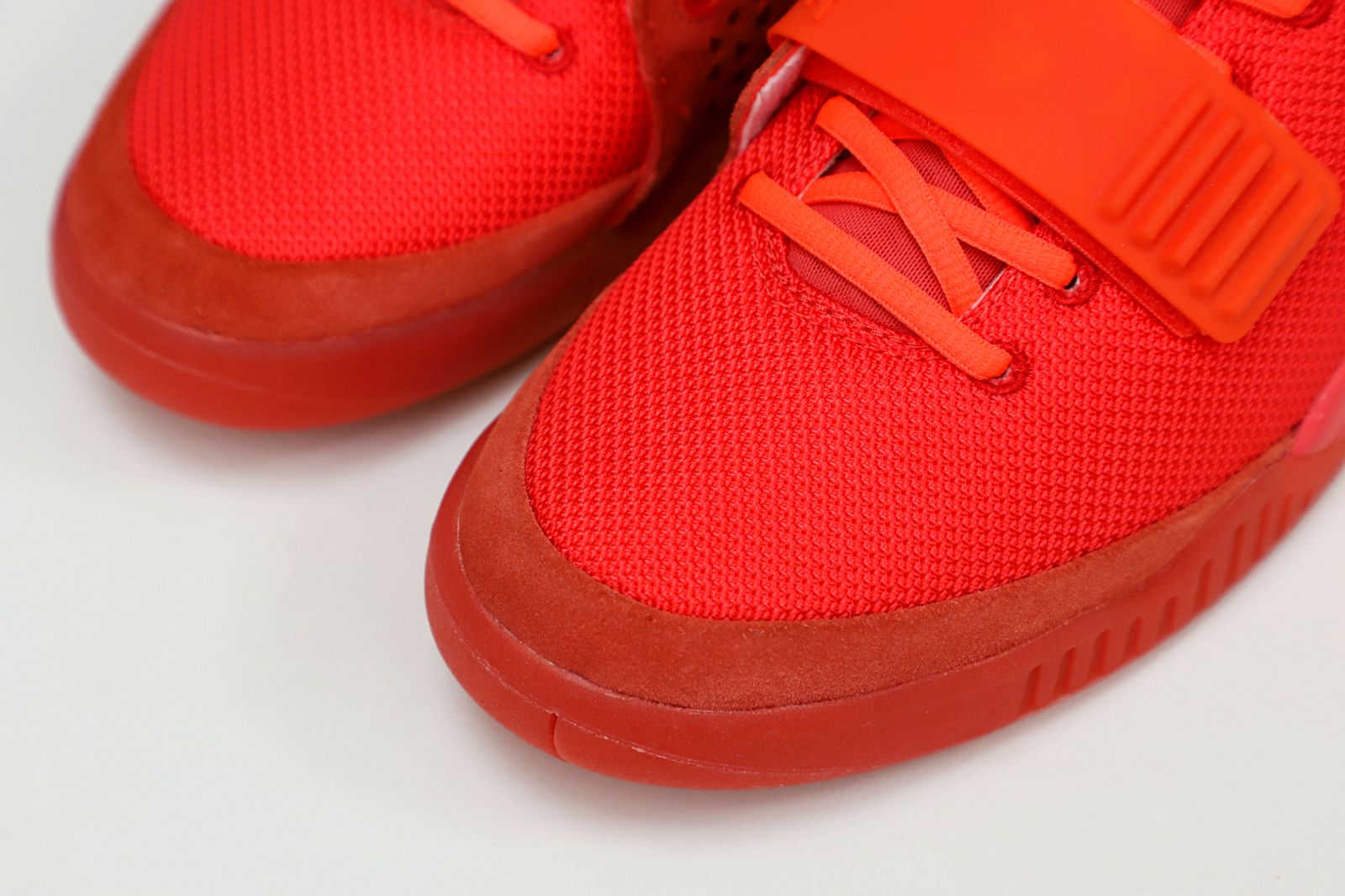 Nike Air Ye*zy 2 red october