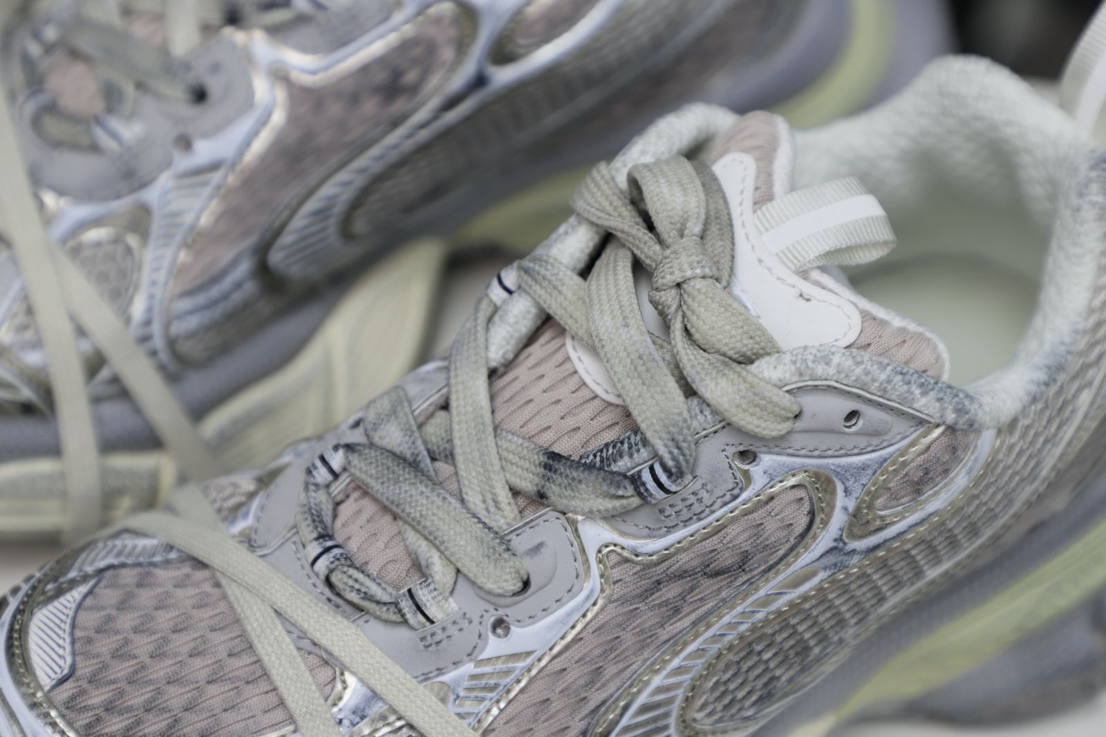 Balenciaga all sizes still in stock! Please contact customer service on iMessage/WhatsApp to purchase! BLGA  3XL