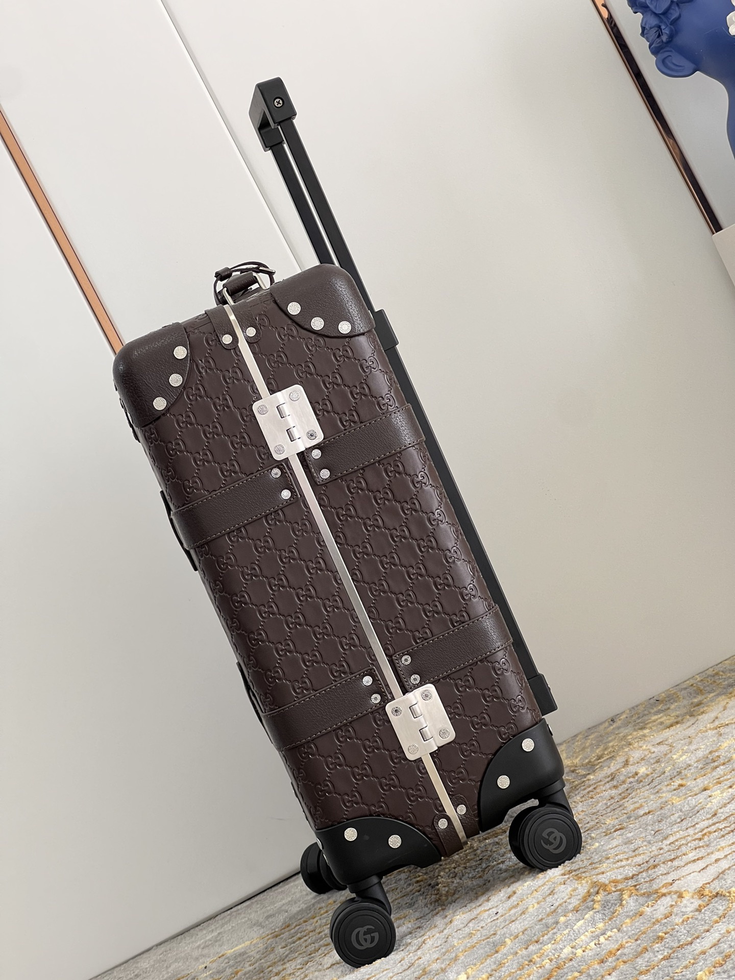 G*u*i suitcase/trolley case f906 retro size 20 inches
