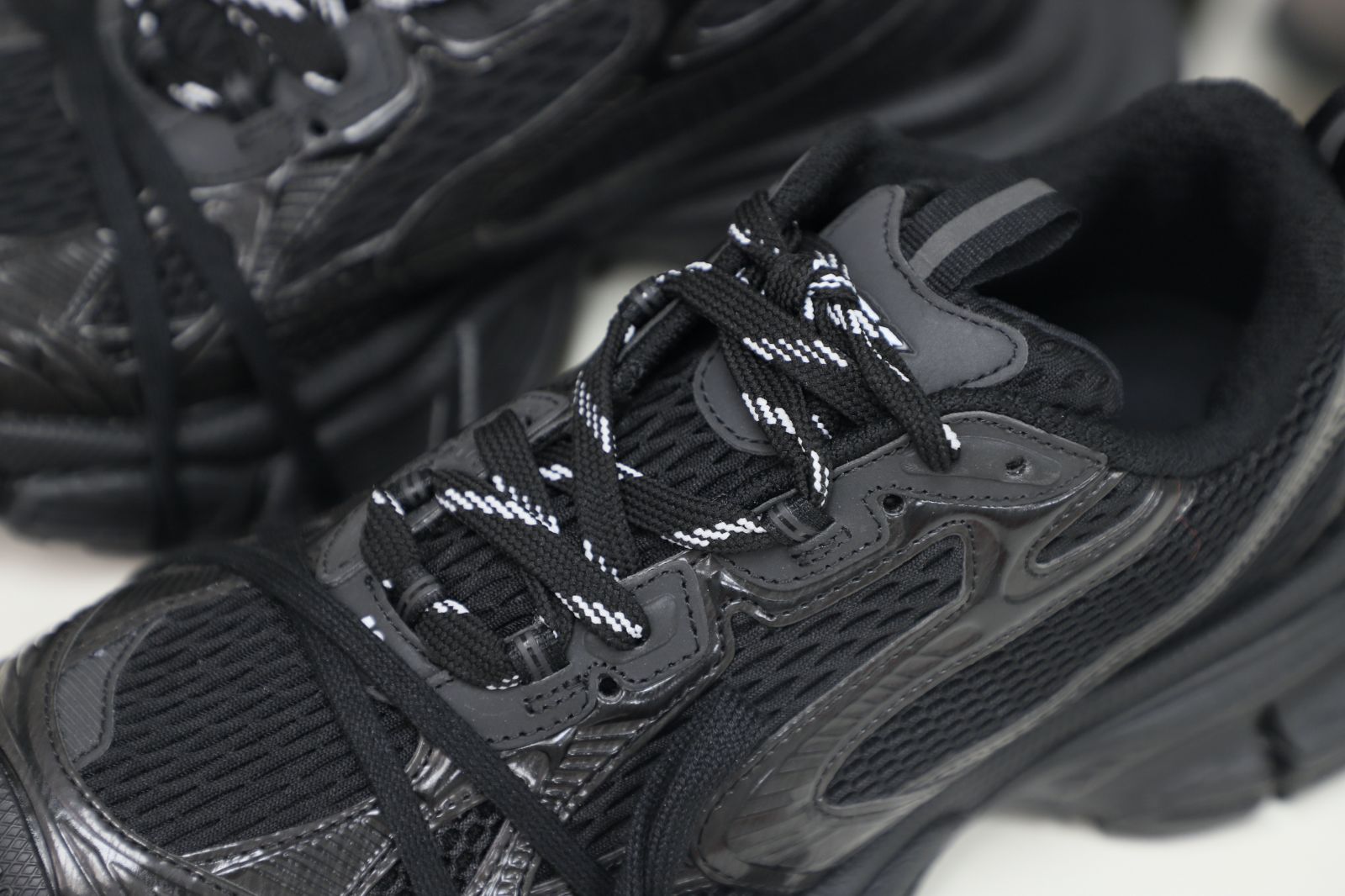 Balenciaga all sizes still in stock! Please contact customer service on iMessage/WhatsApp to purchase! BLGA  3XL