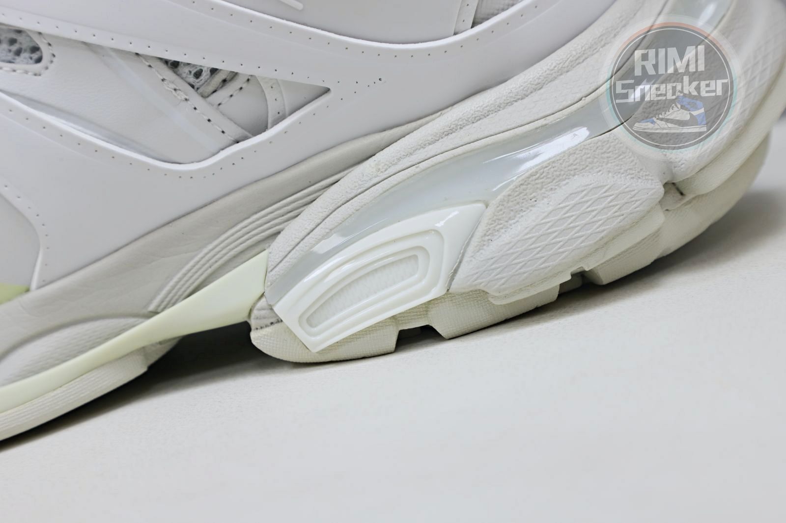 Balenciaga all sizes still in stock! Please contact customer service on iMessage/WhatsApp to purchase! BLGA  Track（LED）