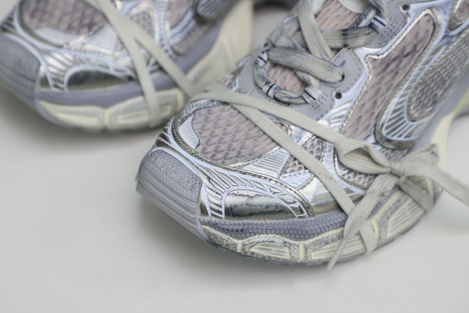 Balenciaga all sizes still in stock! Please contact customer service on iMessage/WhatsApp to purchase! BLGA  3XL