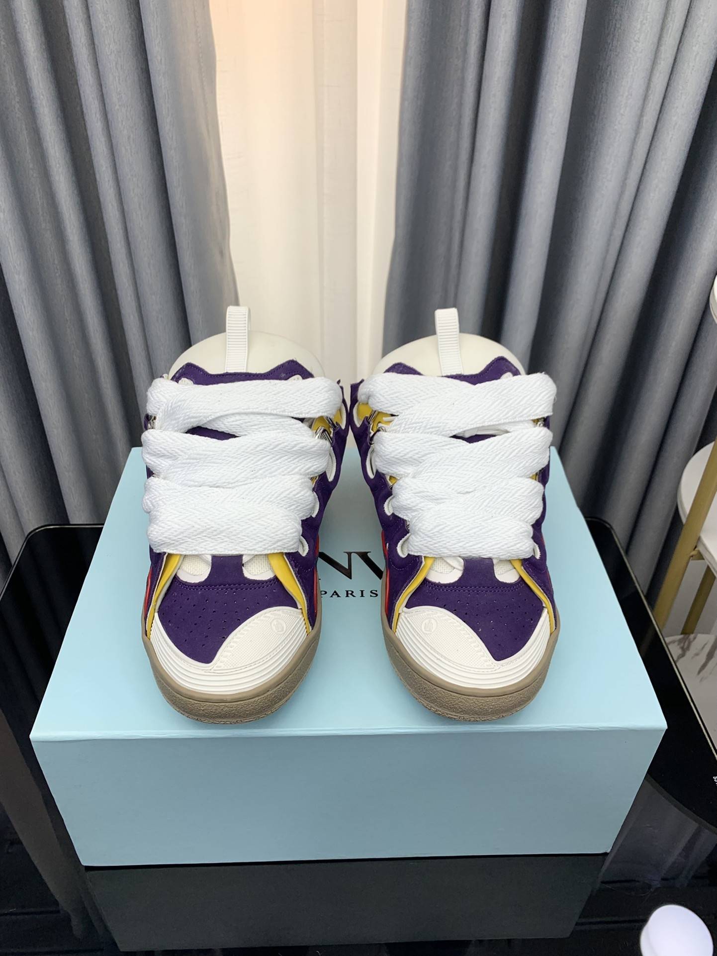 LA*N Sneaker