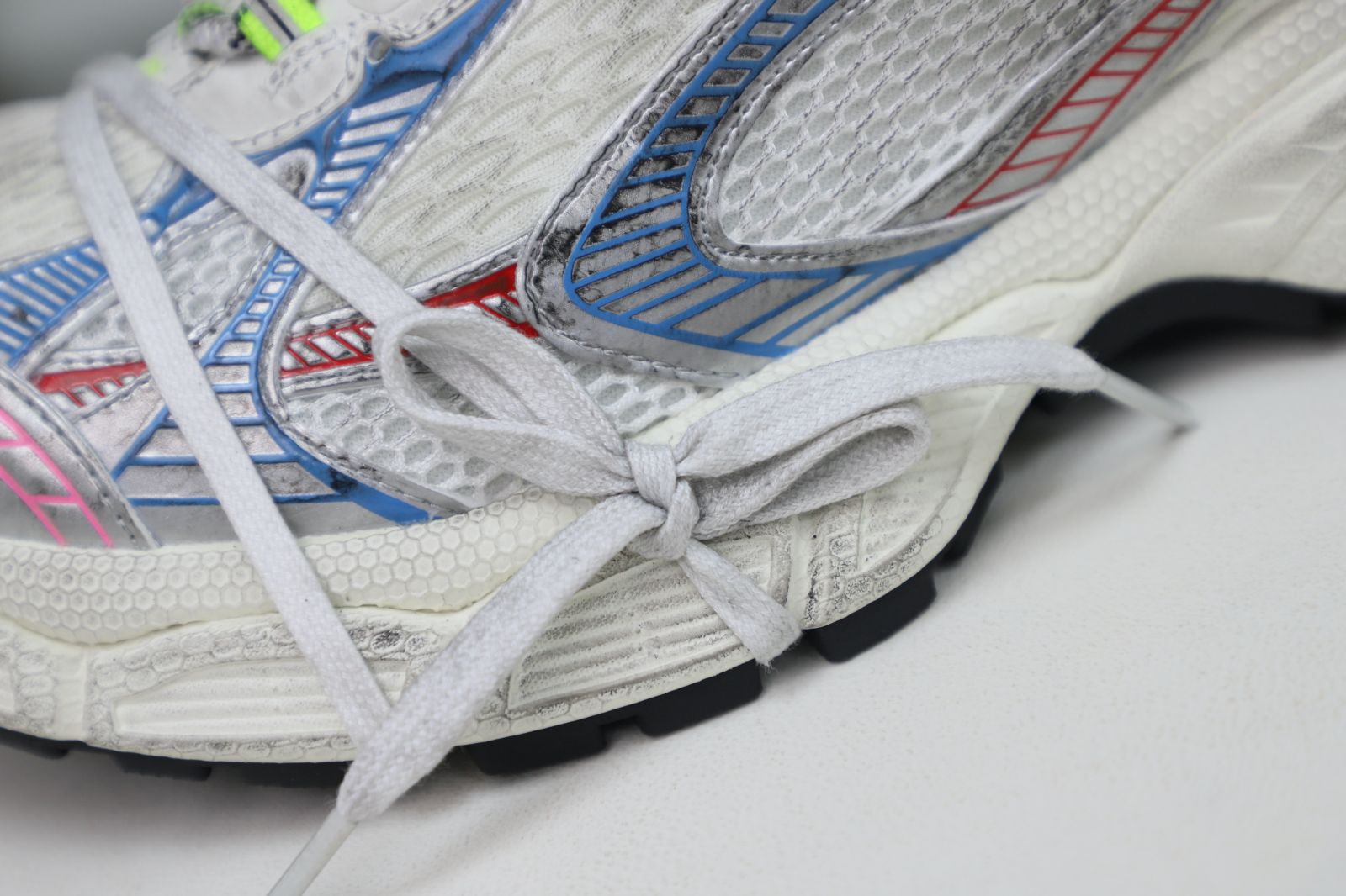 Balenciaga all sizes still in stock! Please contact customer service on iMessage/WhatsApp to purchase! BLGA  3XL