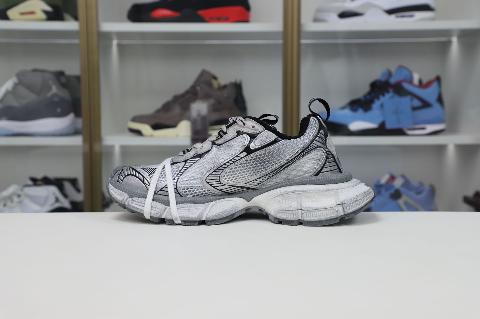 Balenciaga all sizes still in stock! Please contact customer service on iMessage/WhatsApp to purchase! BLGA  3XL