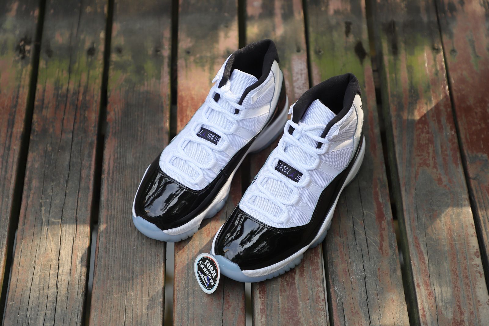 AIR JORDAN 11 RETRO