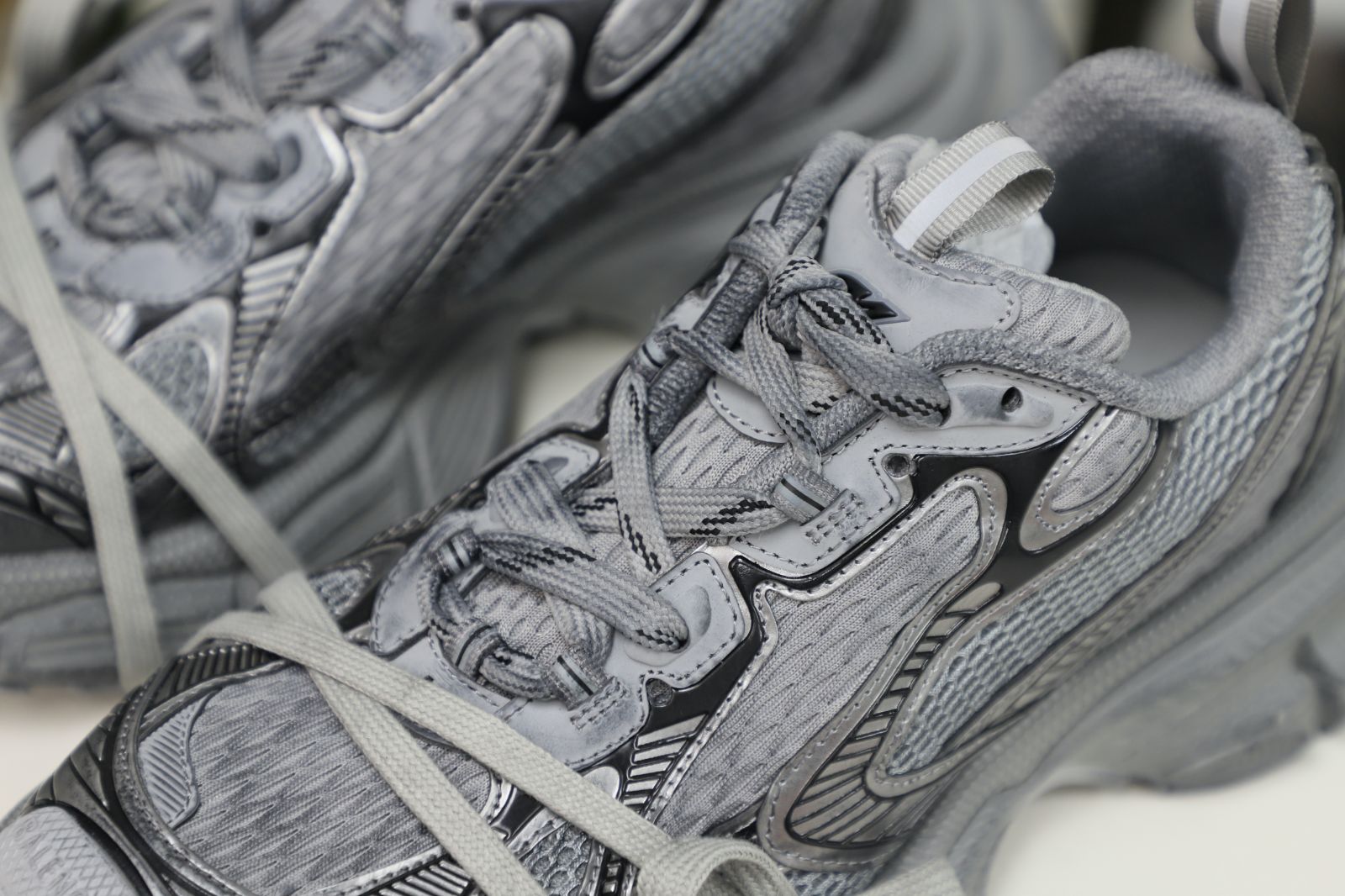 Balenciaga all sizes still in stock! Please contact customer service on iMessage/WhatsApp to purchase! BLGA  3XL