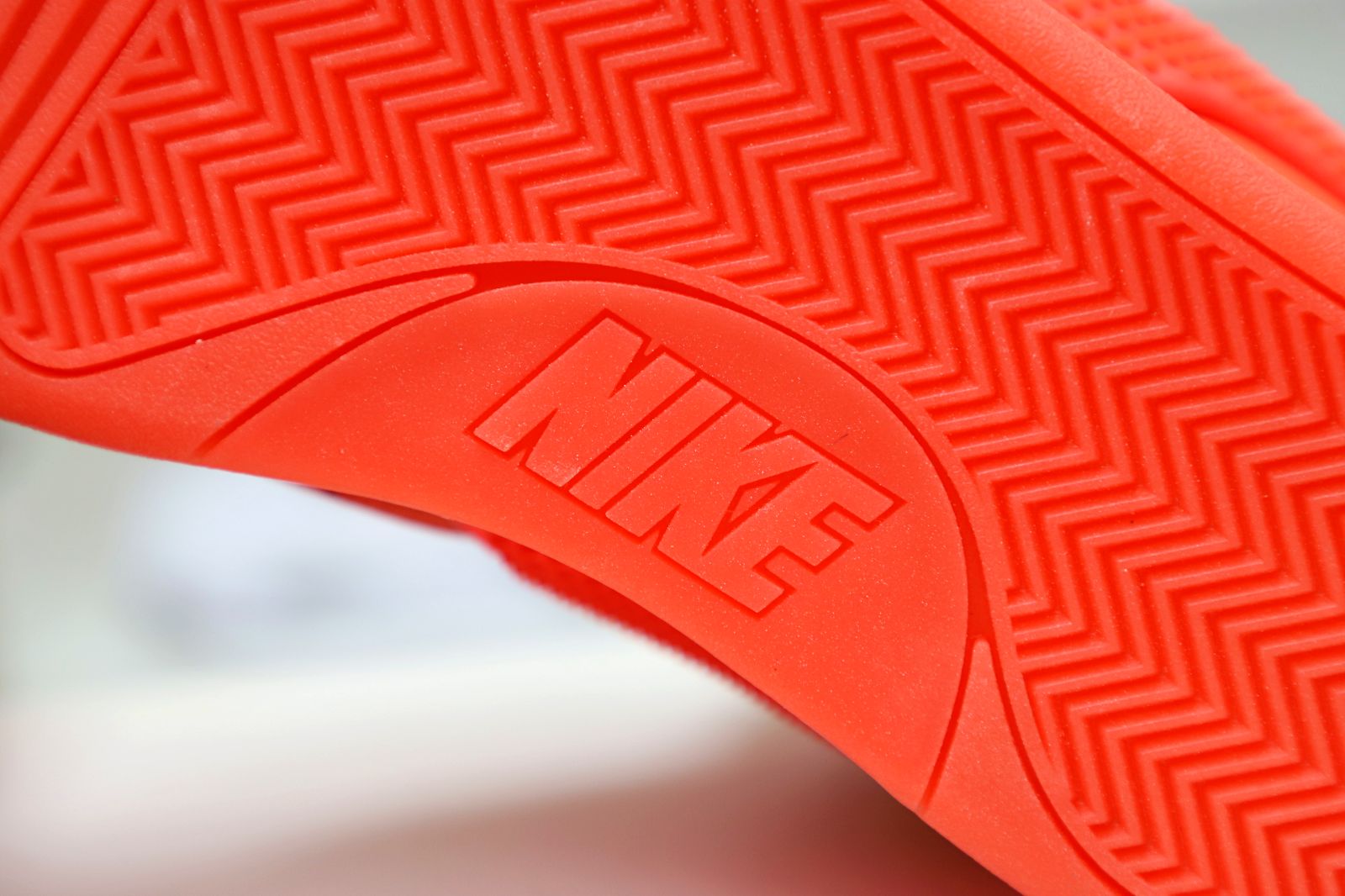 Nike Air Ye*zy 2 red october