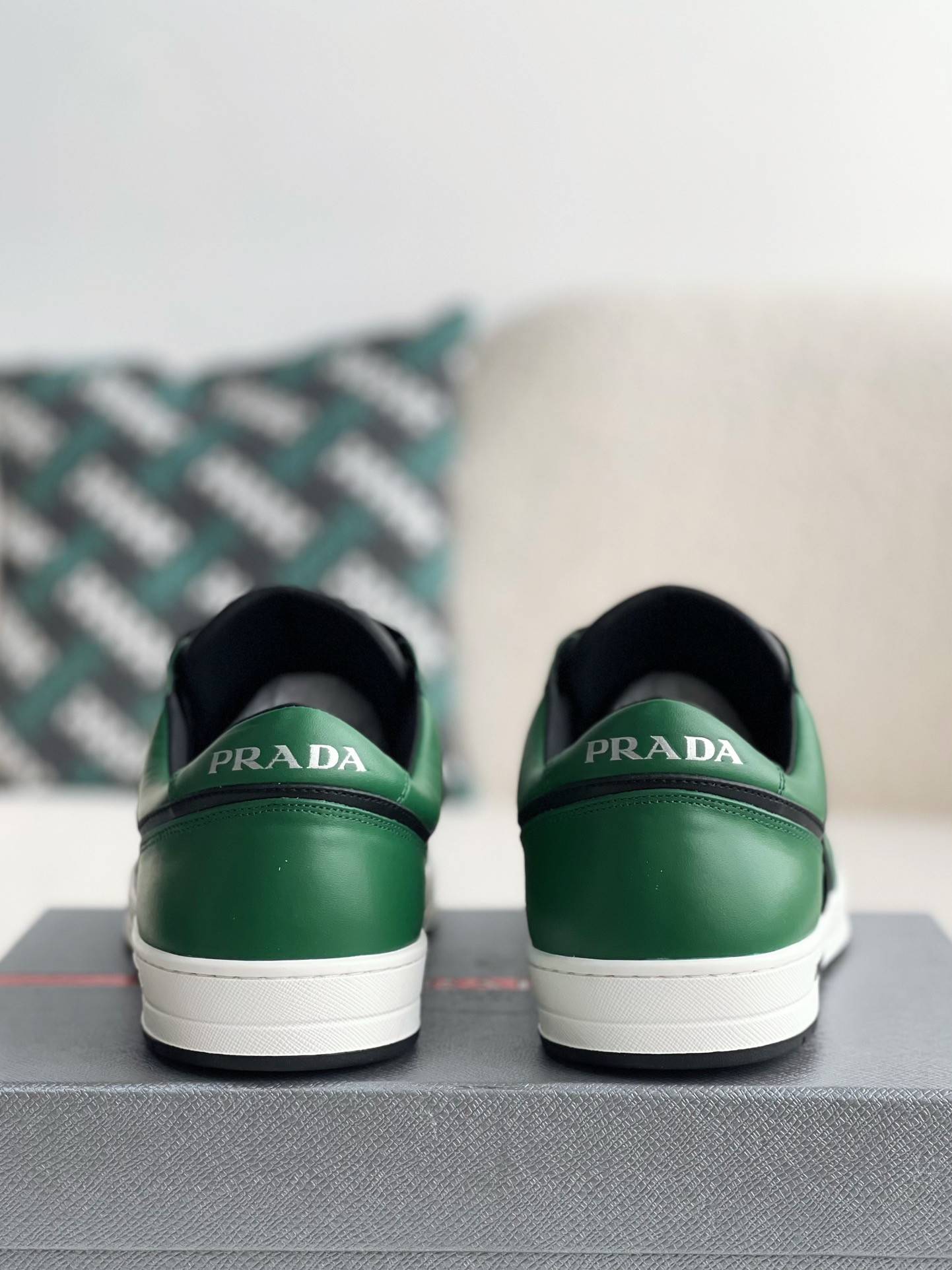 P*DA Sneakers