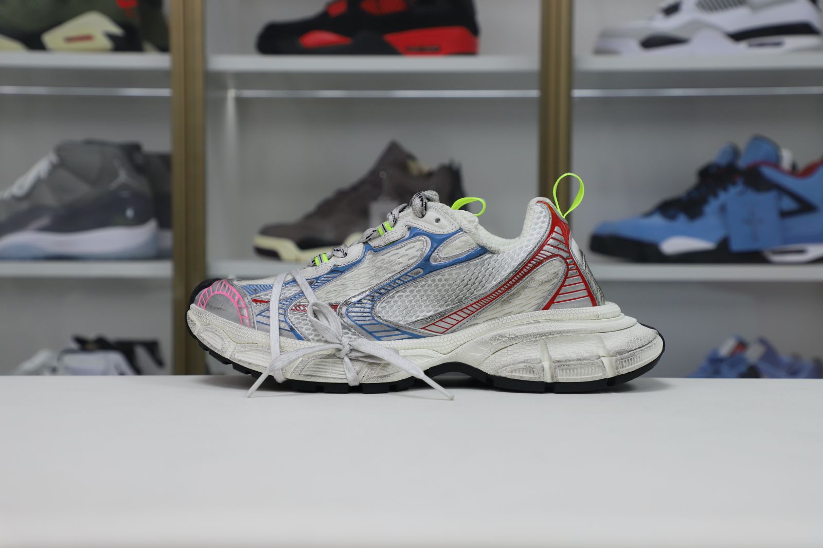 Balenciaga all sizes still in stock! Please contact customer service on iMessage/WhatsApp to purchase! BLGA  3XL