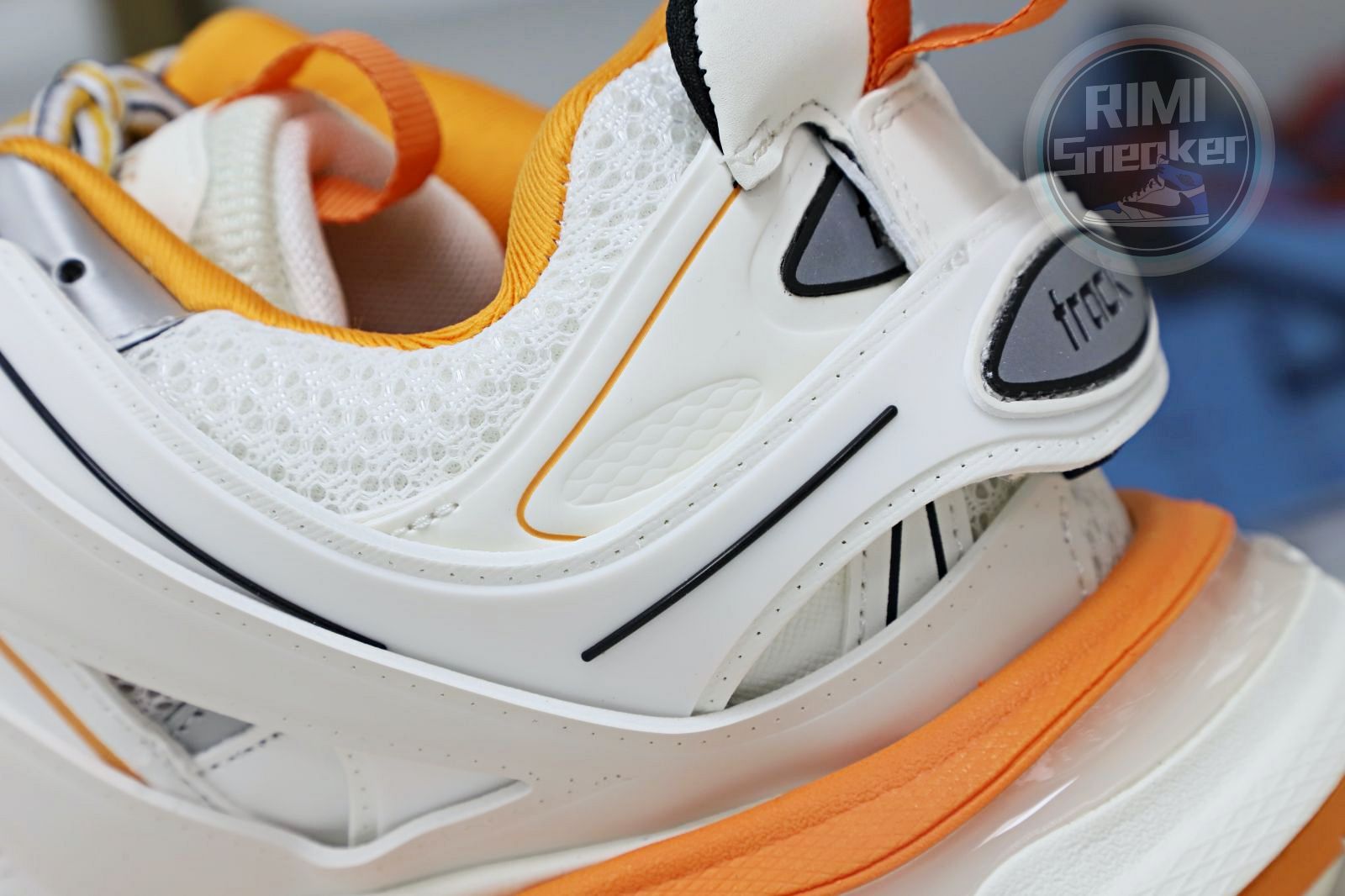 Balenciaga all sizes still in stock! Please contact customer service on iMessage/WhatsApp to purchase! BLGA  Track（LED）