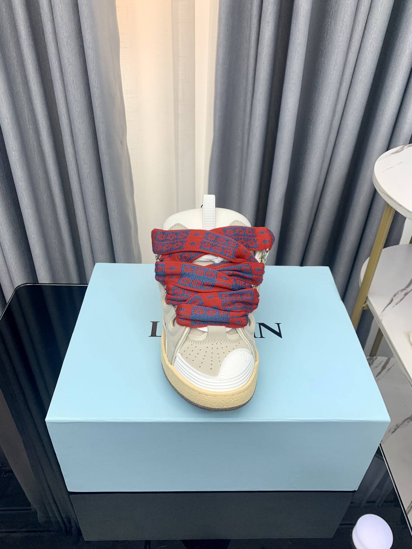 LA*N Sneaker