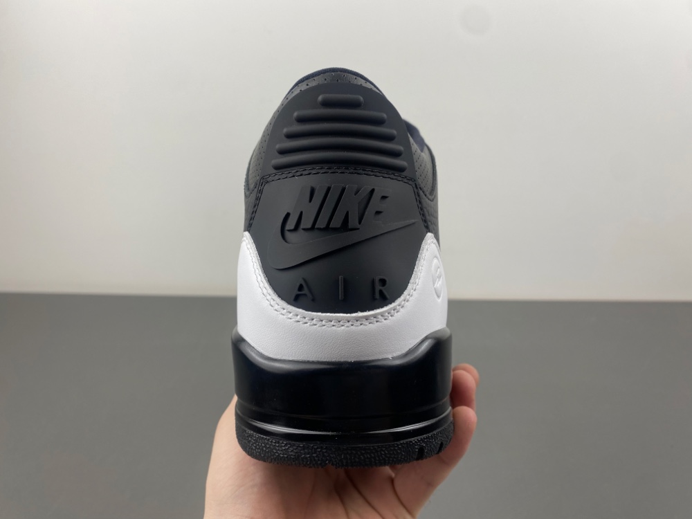 Fragment Design x Air Jordan 3 DA3595-001