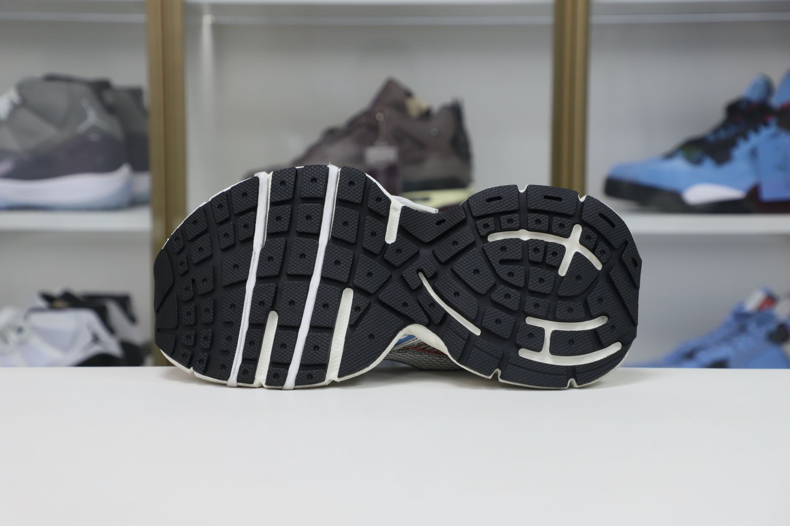 Balenciaga all sizes still in stock! Please contact customer service on iMessage/WhatsApp to purchase! BLGA  3XL