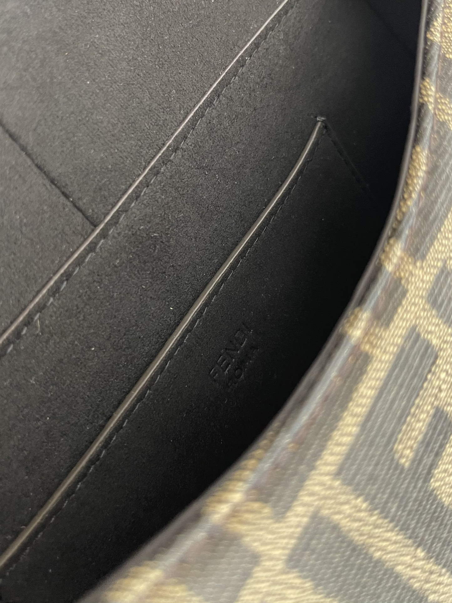 Fendi medium old flower retro classic bag saddle bag saddle bag size: 25x7x20