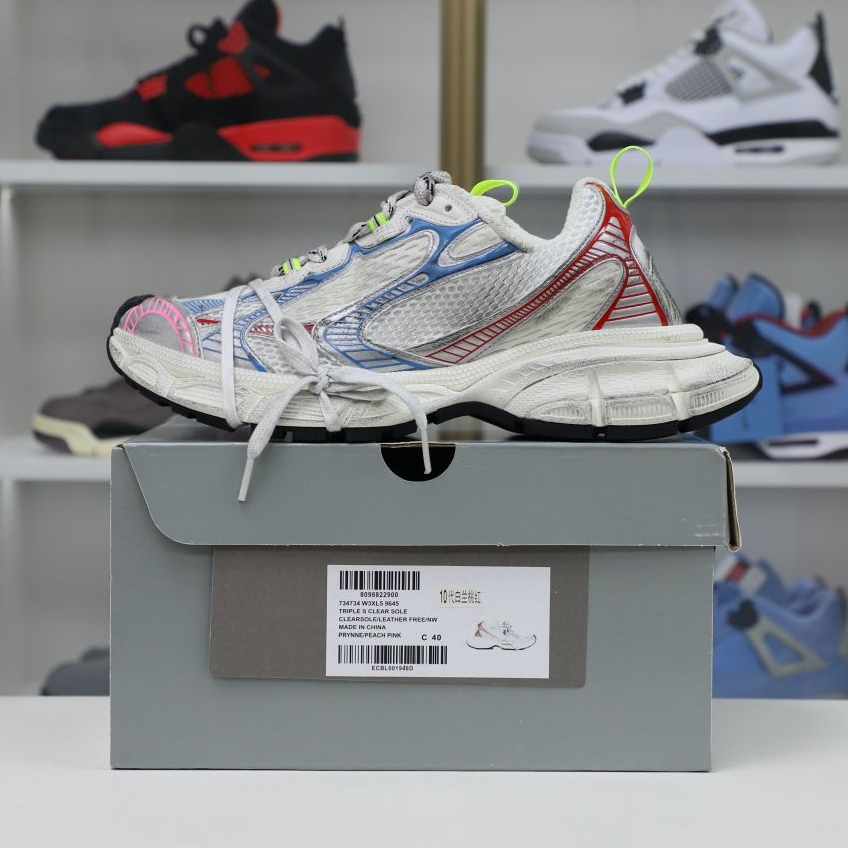 Balenciaga all sizes still in stock! Please contact customer service on iMessage/WhatsApp to purchase! BLGA  3XL