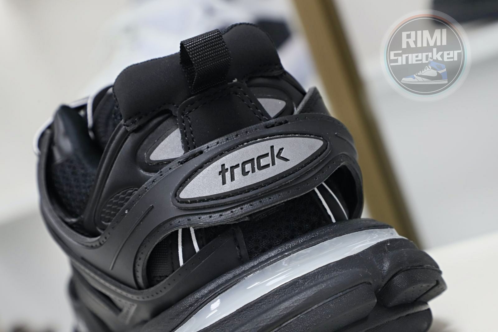 Balenciaga all sizes still in stock! Please contact customer service on iMessage/WhatsApp to purchase! BLGA  Track（LED）