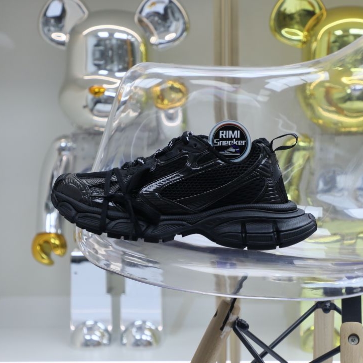 Balenciaga all sizes still in stock! Please contact customer service on iMessage/WhatsApp to purchase! BLGA  3XL