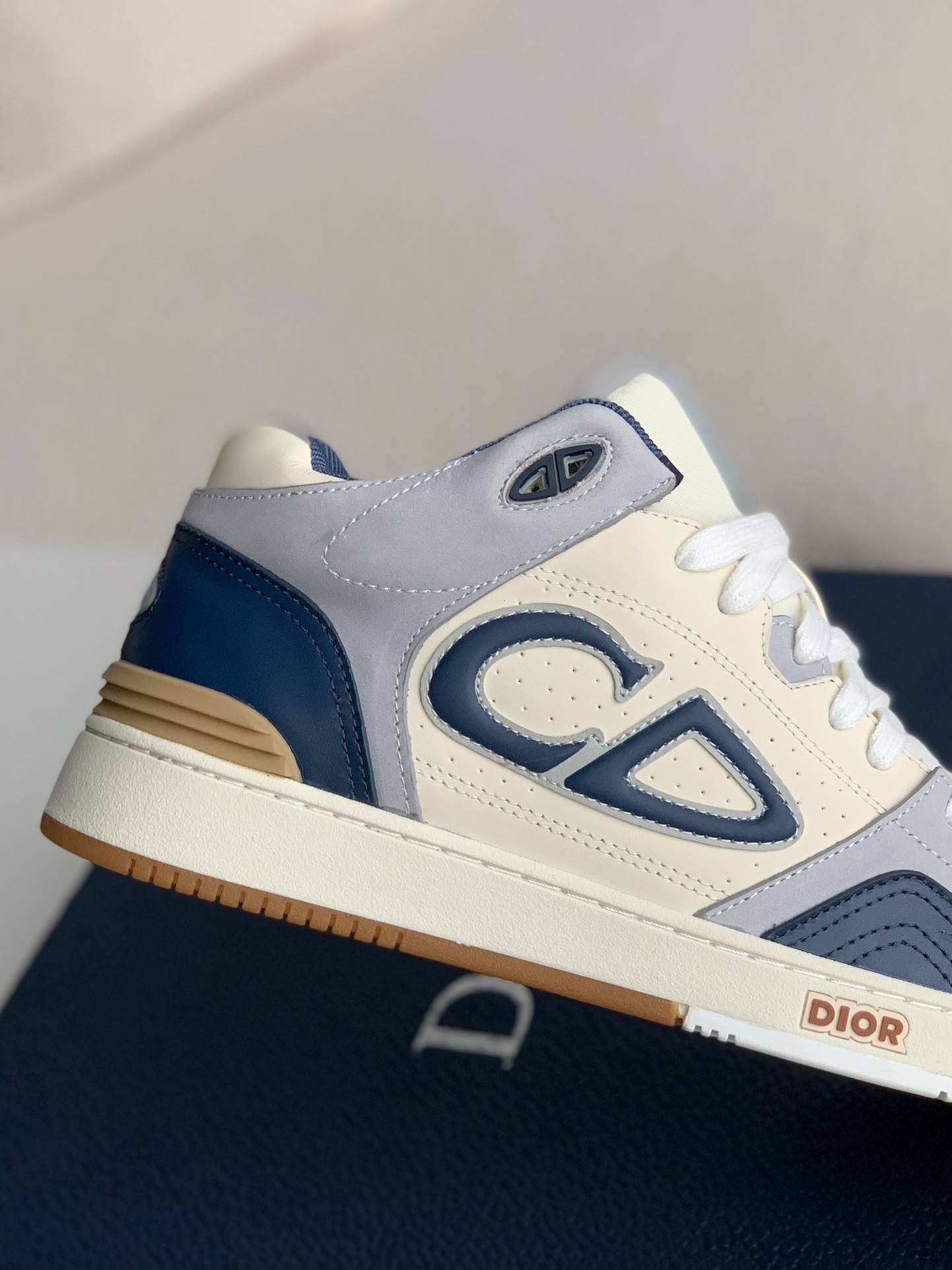 D*OR B57 New Sneaker