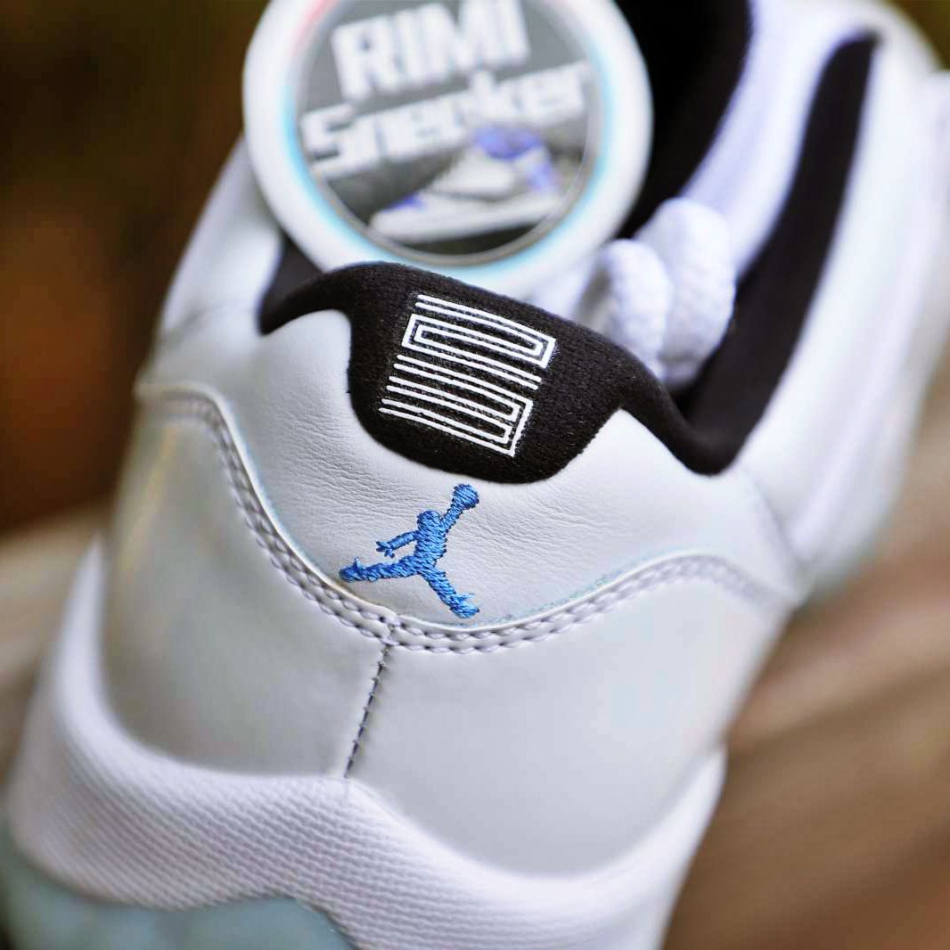 AIR JORDAN 11 RETRO LOW LEGEND BLUE  AV2187-117